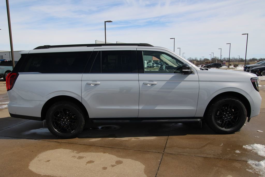 Used 2025 Ford Expedition Max Active image 4