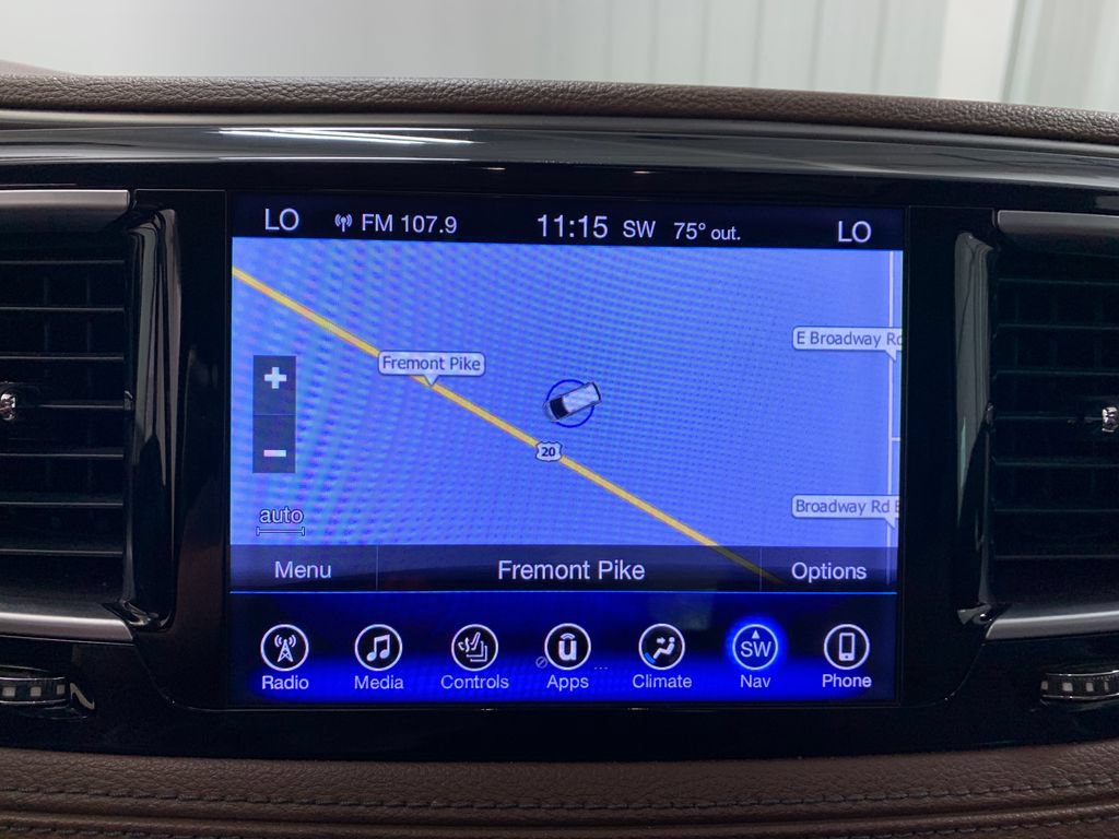 Used 2017 Chrysler Pacifica Limited FWD image 33