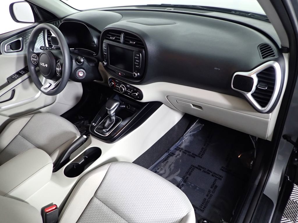 Used 2025 Kia Soul LX w/ LX Technology Package image 43
