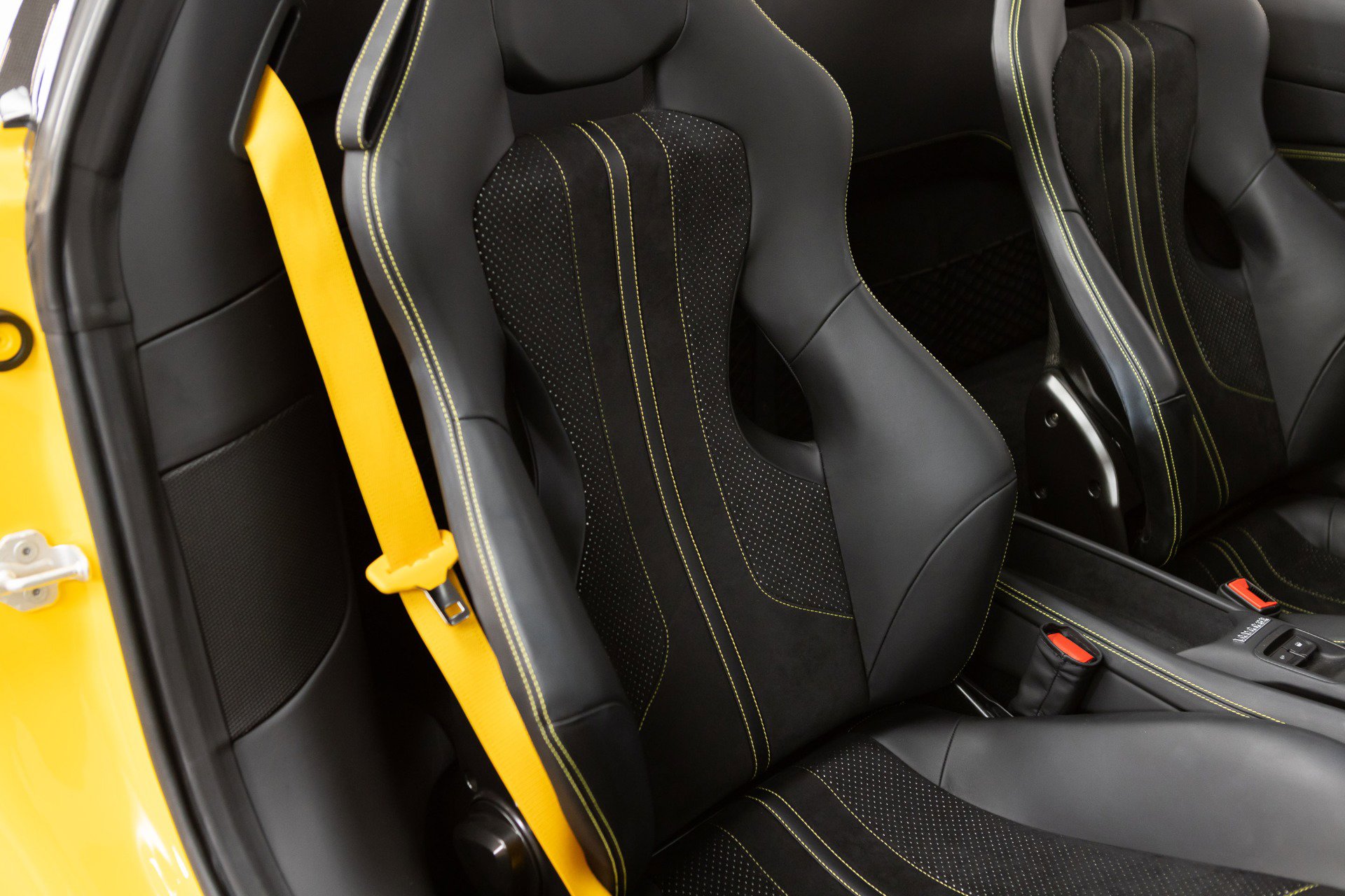Certified 2021 Ferrari F8 Tributo RWD image 81