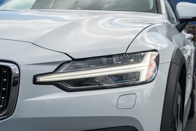 New 2026 Volvo V60 B5 Cross Country Plus w/ Protection Package Premier image 13