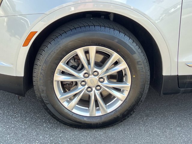 Certified 2024 Cadillac XT5 Luxury w/ LPO, Floor Liner Package AWD/4WD image 8