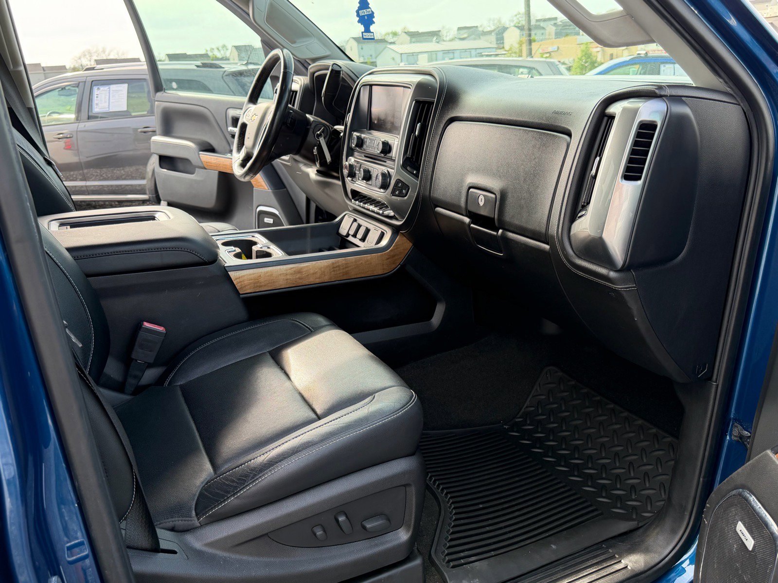 Used 2017 Chevrolet Silverado 3500 LTZ w/ Duramax Plus Package image 27