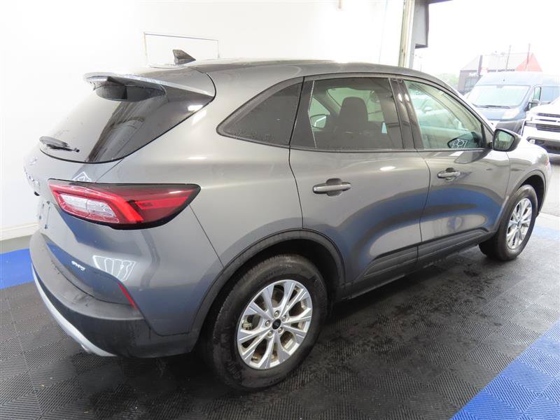 Used 2025 Ford Escape Active AWD/4WD image 15