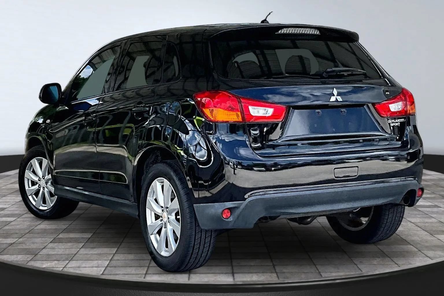 Used 2014 Mitsubishi Outlander Sport ES FWD image 4