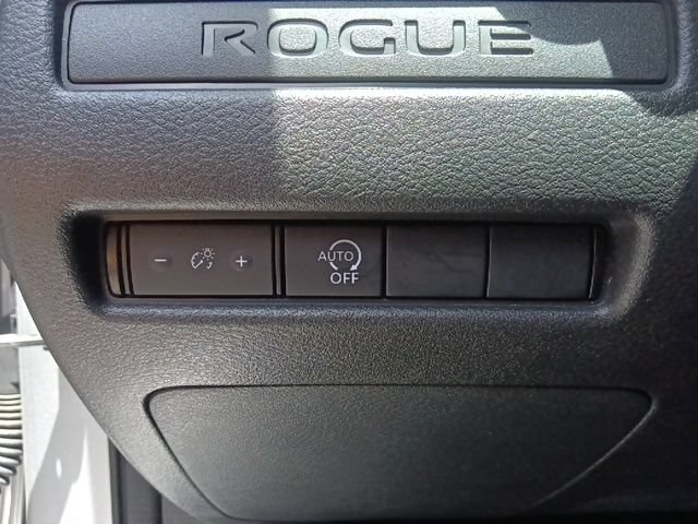 Used 2024 Nissan Rogue S AWD/4WD image 17