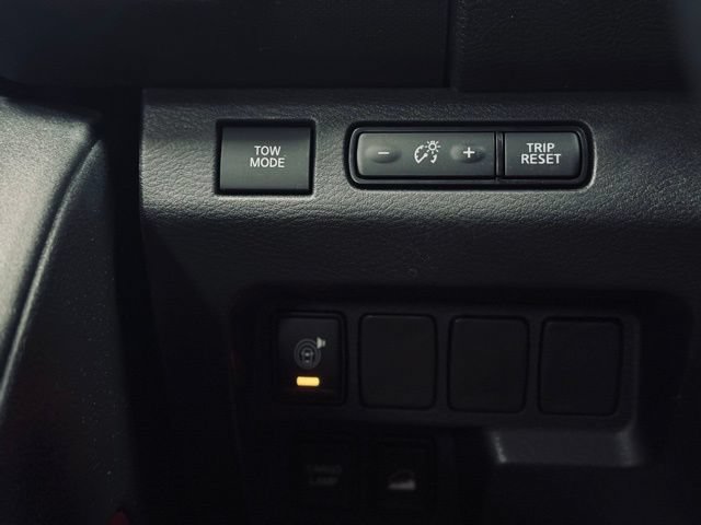 Used 2023 Nissan Frontier PRO-4X w/ Technology Package AWD/4WD image 28