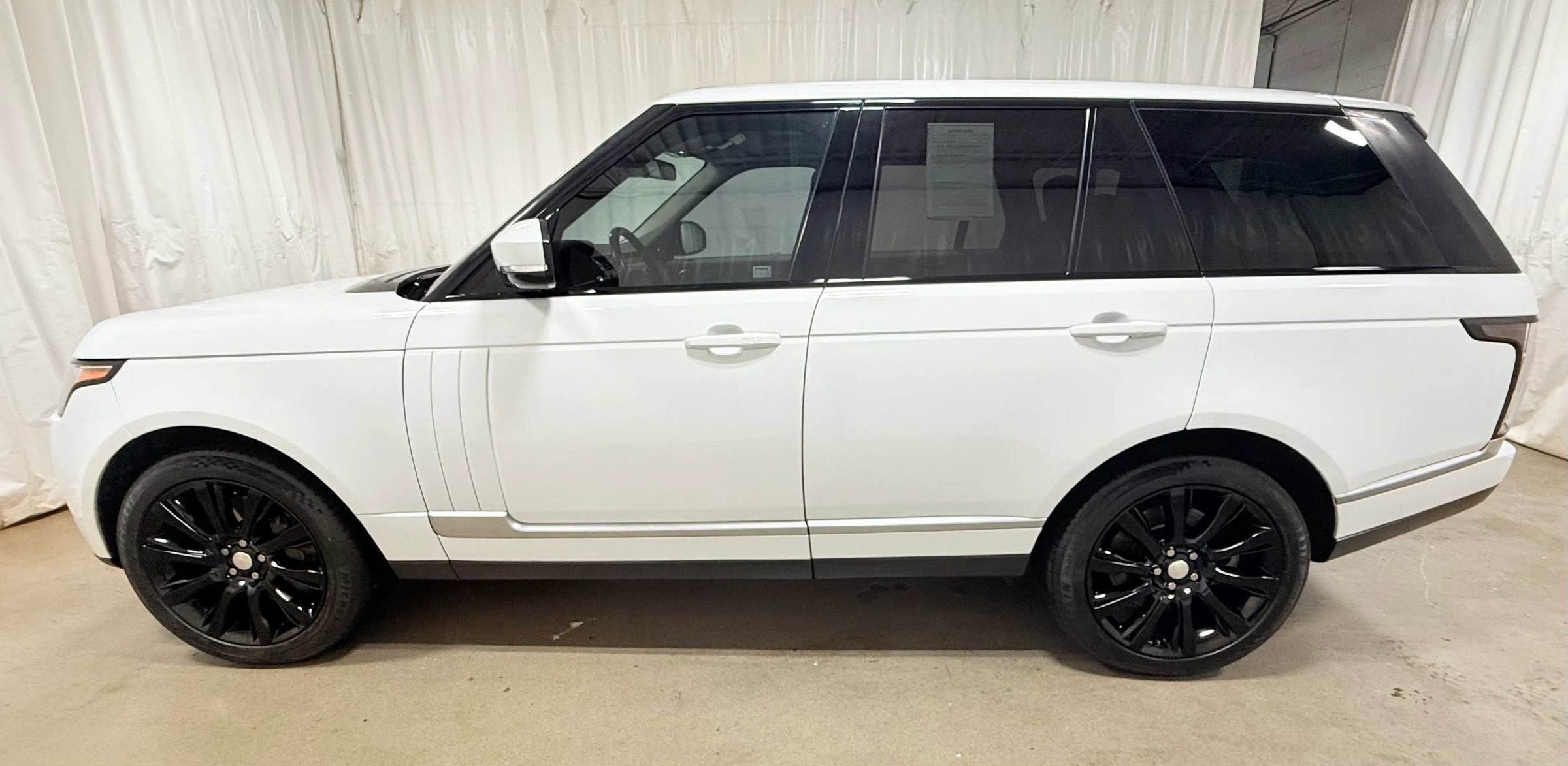 Used 2014 Land Rover Range Rover Supercharged image 8