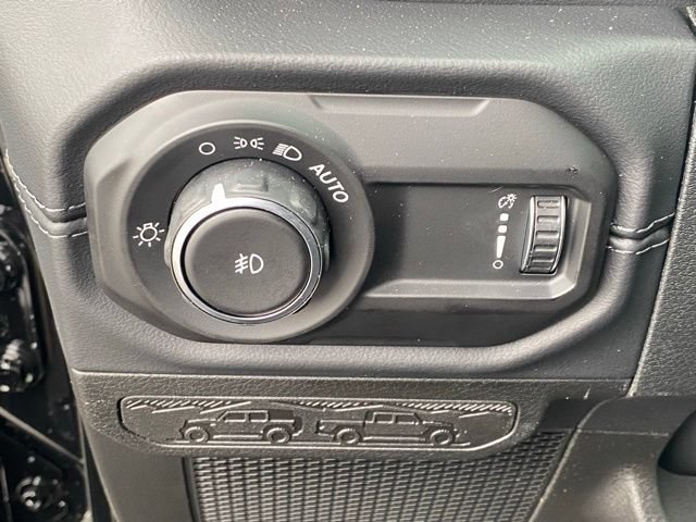 New 2026 Jeep Wrangler Unlimited Sahara AWD/4WD image 28