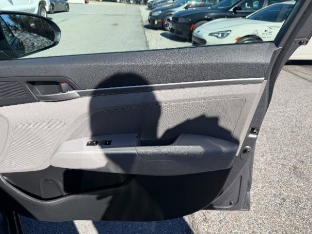 Used 2020 Hyundai Elantra SEL image 34