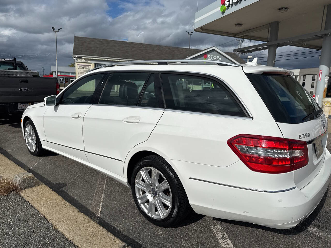 Used 2013 Mercedes-Benz E 350 4MATIC Wagon image 3