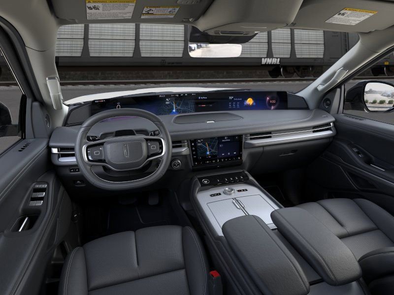 New 2026 Lincoln Navigator Premiere AWD/4WD image 10