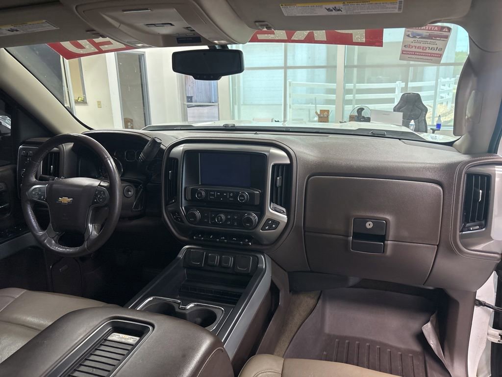 Used 2016 Chevrolet Silverado 1500 LTZ Z71 w/ LTZ Plus Package AWD/4WD image 15