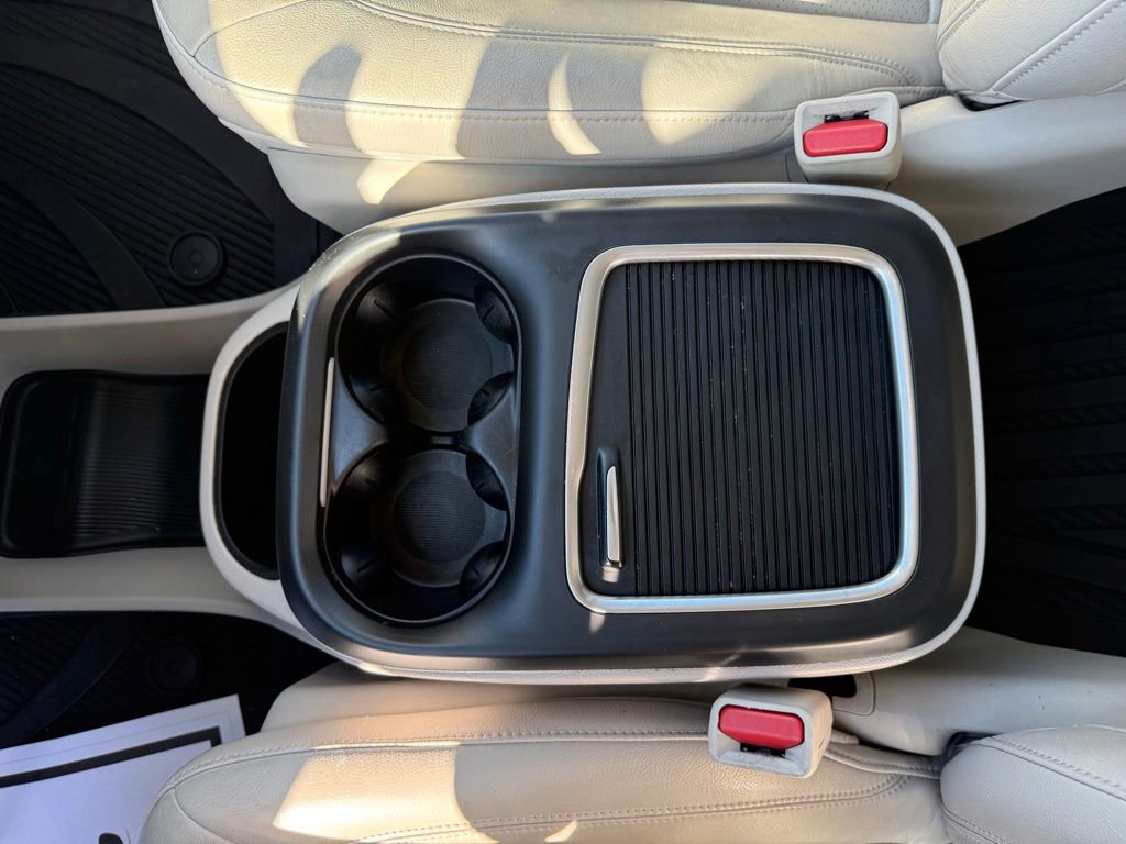 Used 2019 Chrysler Pacifica Touring-L Plus w/ Advanced Safetytec Group FWD image 36