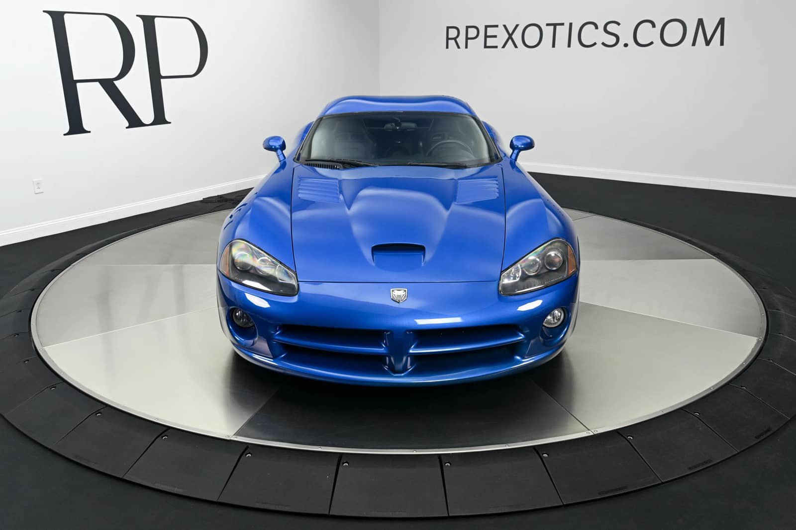 Used 2006 Dodge Viper SRT-10 RWD image 2