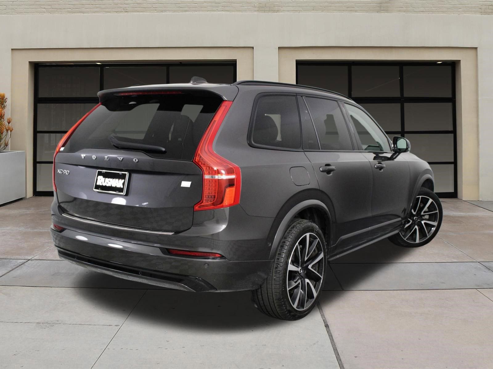 Certified 2023 Volvo XC90 T8 Plus w/ Protection Package Premier image 4