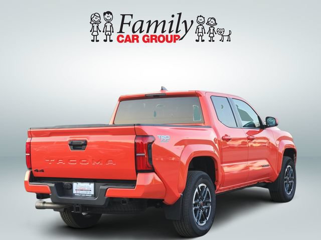 Used 2024 Toyota Tacoma TRD Sport AWD/4WD image 4