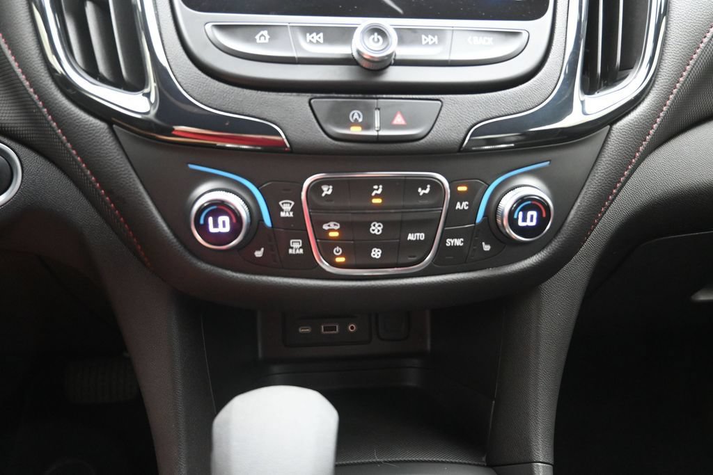 Used 2024 Chevrolet Equinox RS w/ RS Leather Package AWD/4WD image 18