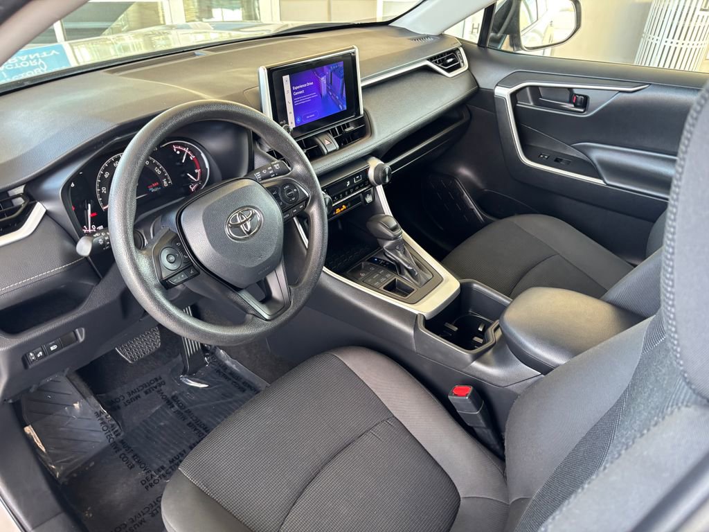 Used 2024 Toyota RAV4 LE image 9