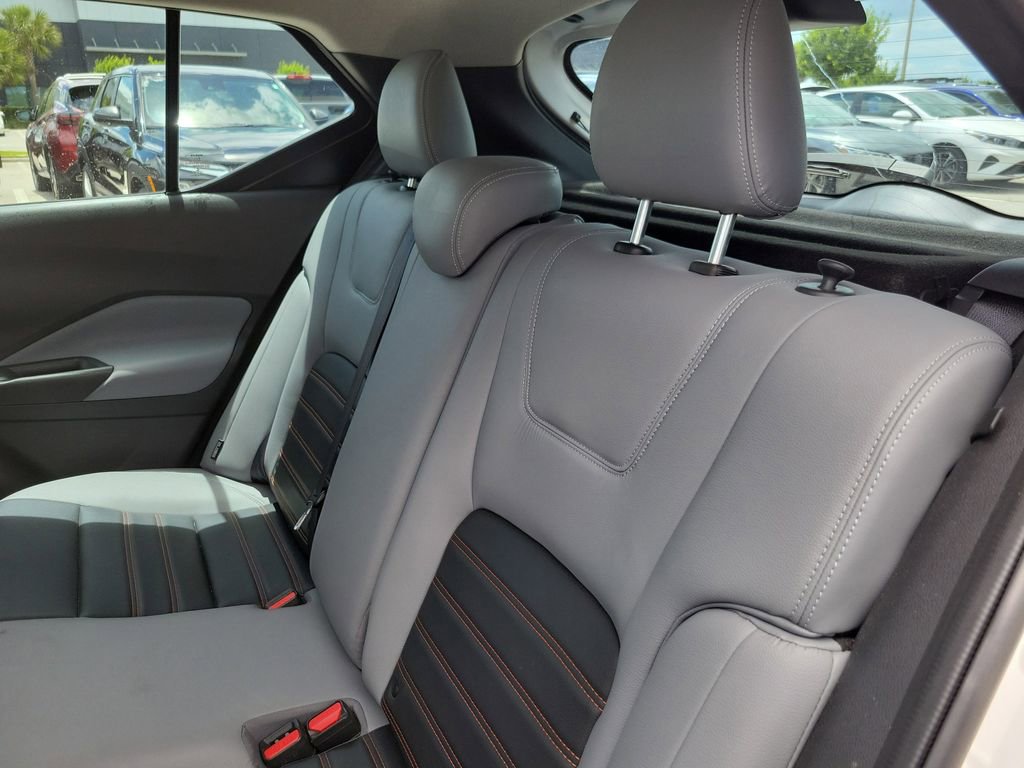 Used 2021 Nissan Kicks SR w/ SR Premium Package FWD image 12
