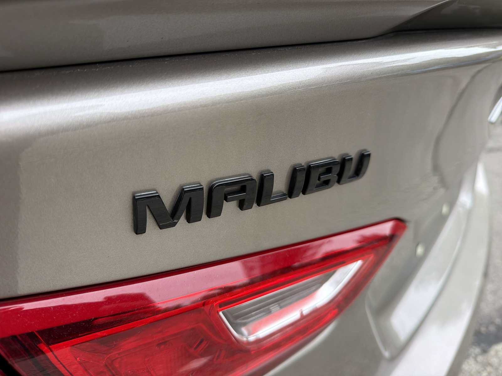 Used 2024 Chevrolet Malibu RS FWD image 28