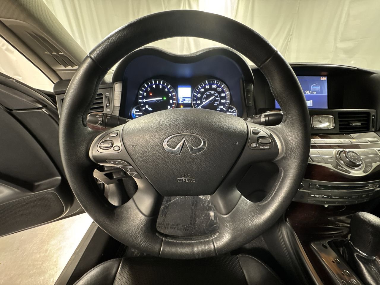 Used 2012 INFINITI M35 w/ Premium Pkg image 24