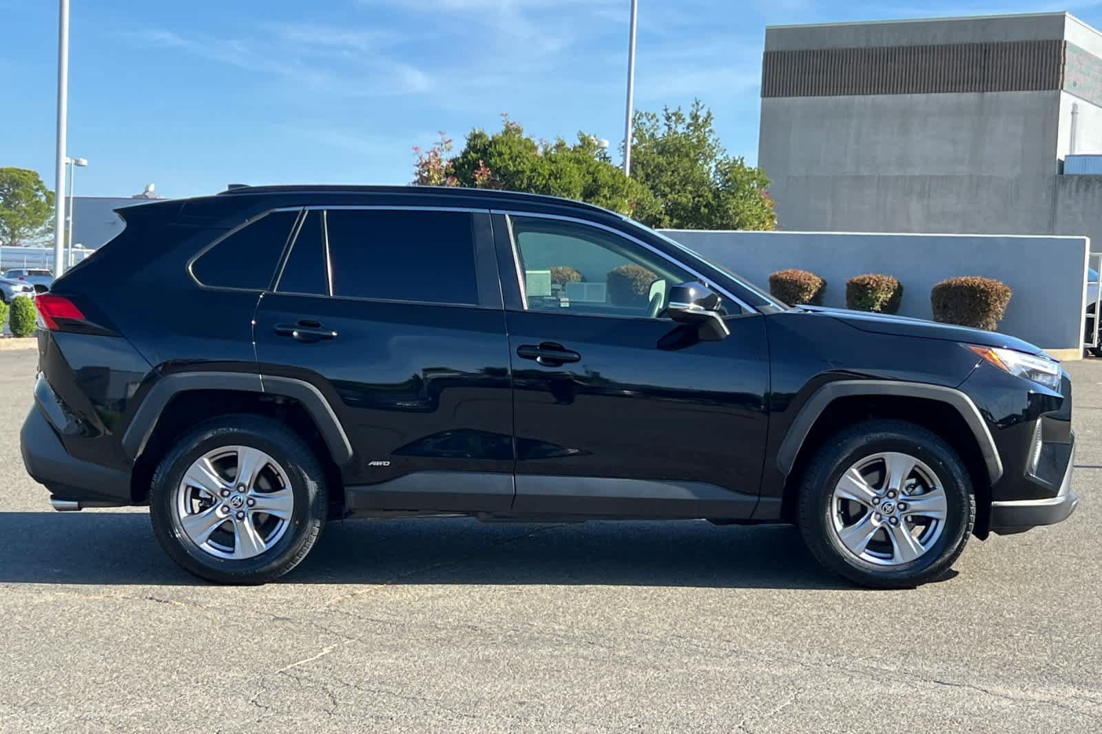 Certified 2022 Toyota RAV4 XLE AWD/4WD image 6