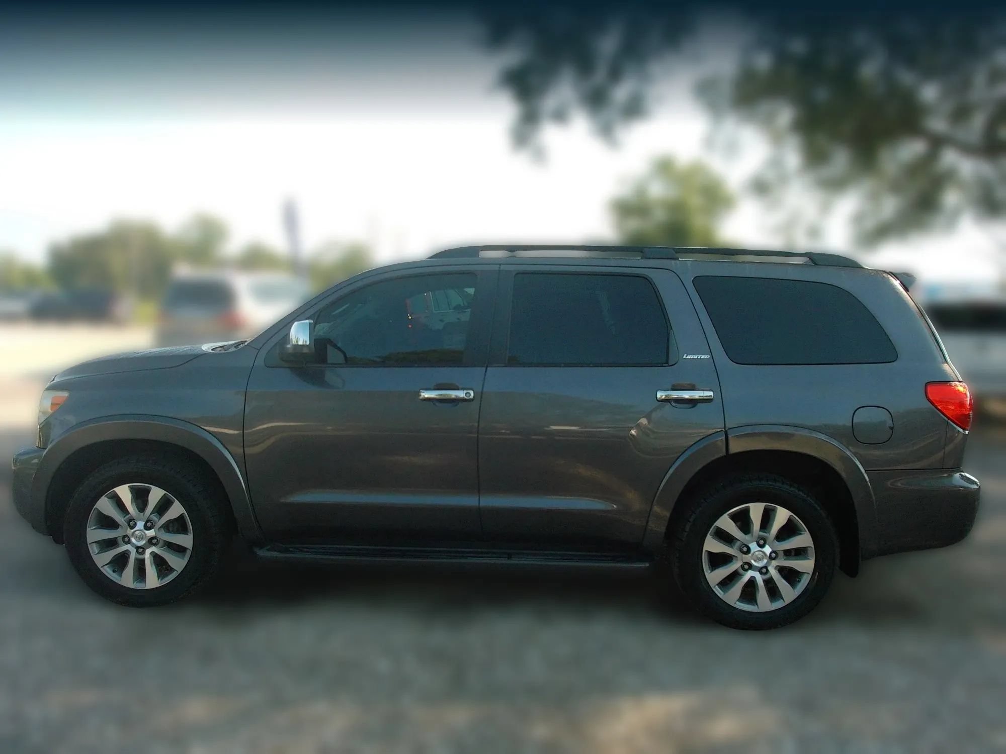 Used 2014 Toyota Sequoia Limited RWD image 9
