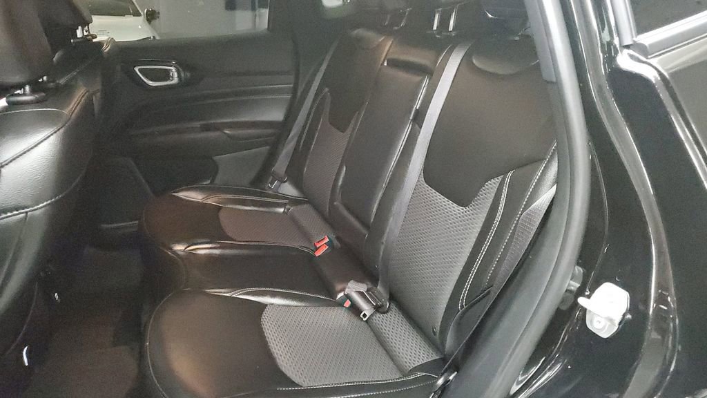 Used 2023 Jeep Compass Altitude image 13