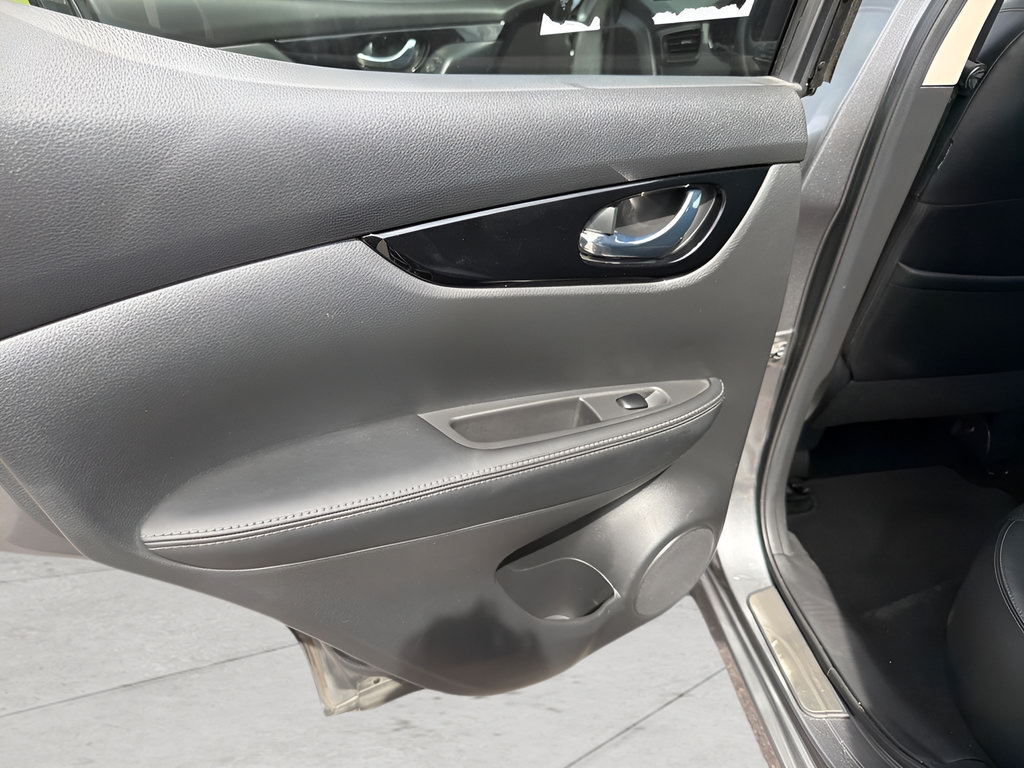 Used 2022 Nissan Rogue Sport SL AWD/4WD image 20