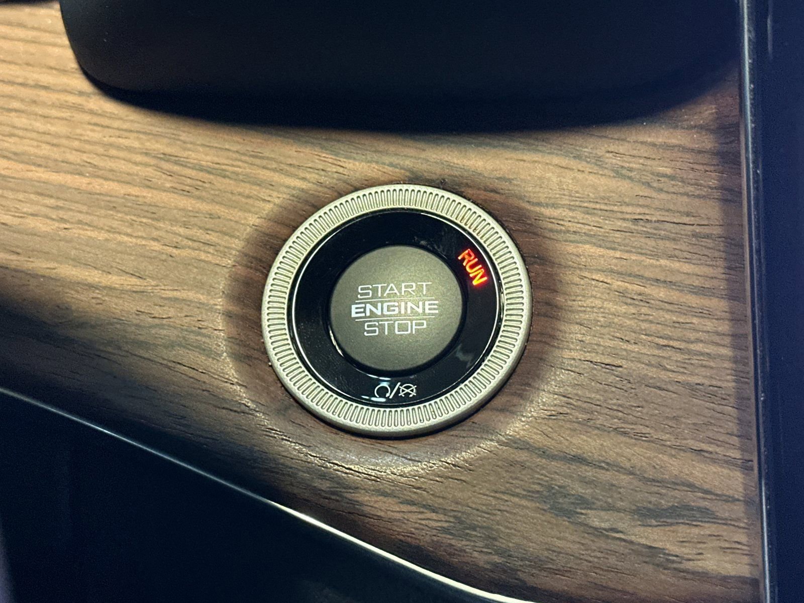 Used 2023 Jeep Grand Cherokee Summit w/ Advanced Protech Group IV AWD/4WD image 22