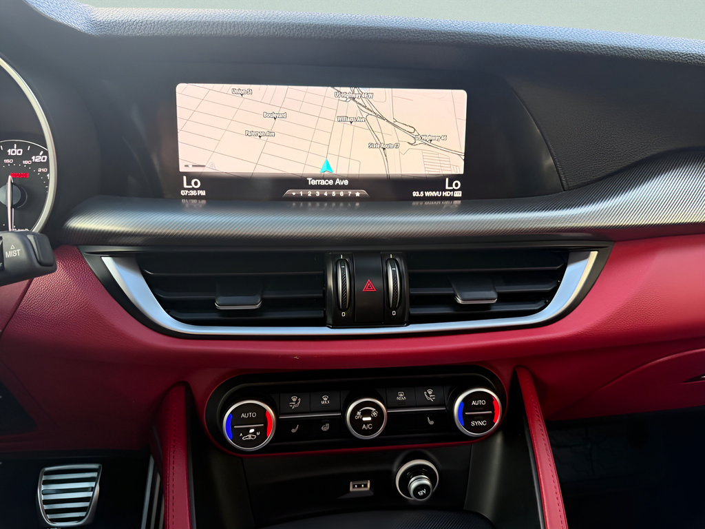 Used 2019 Alfa Romeo Stelvio Ti Sport w/ Quick Order Package 22S Sport AWD/4WD image 17