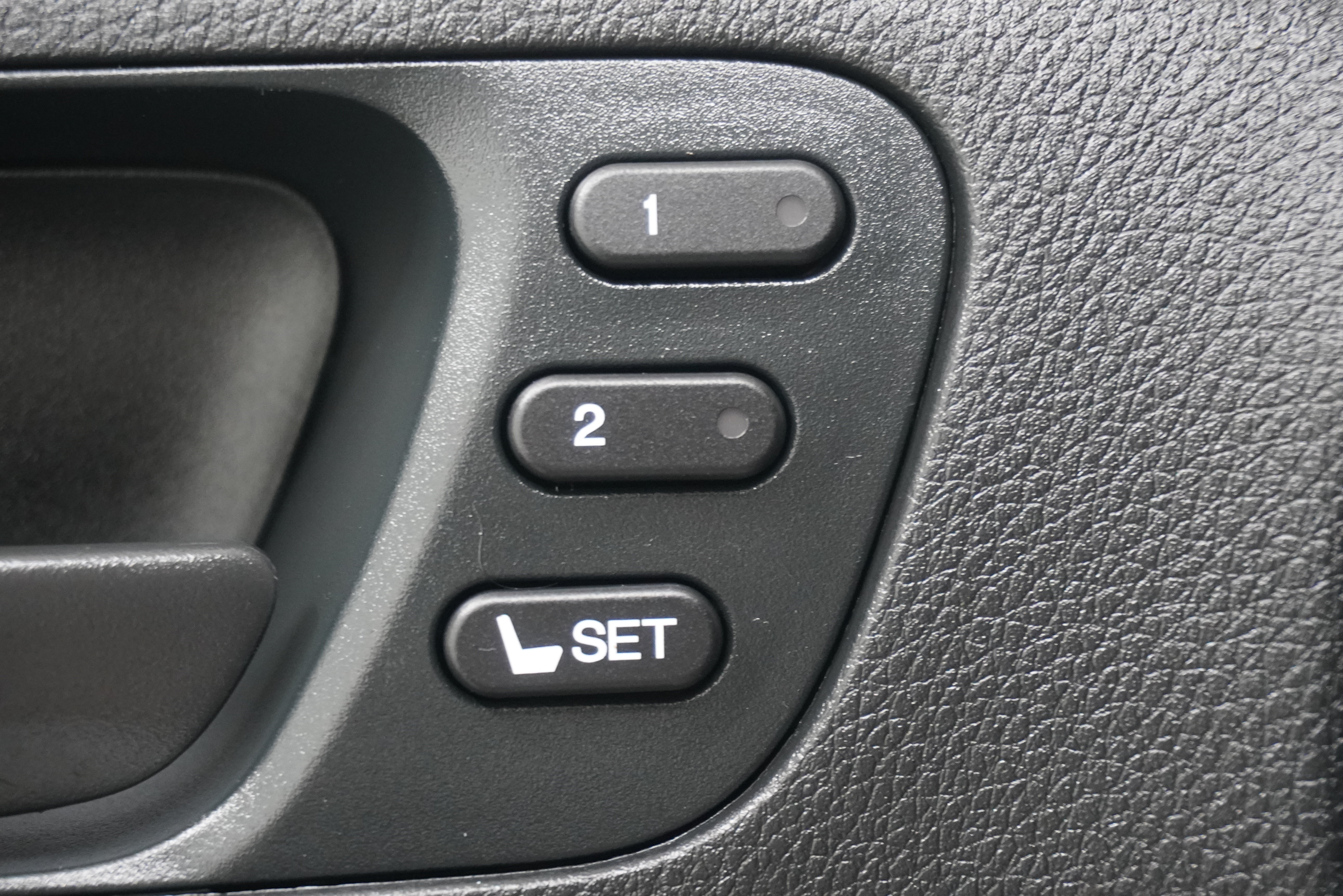 Used 2023 Honda Passport EX-L image 16