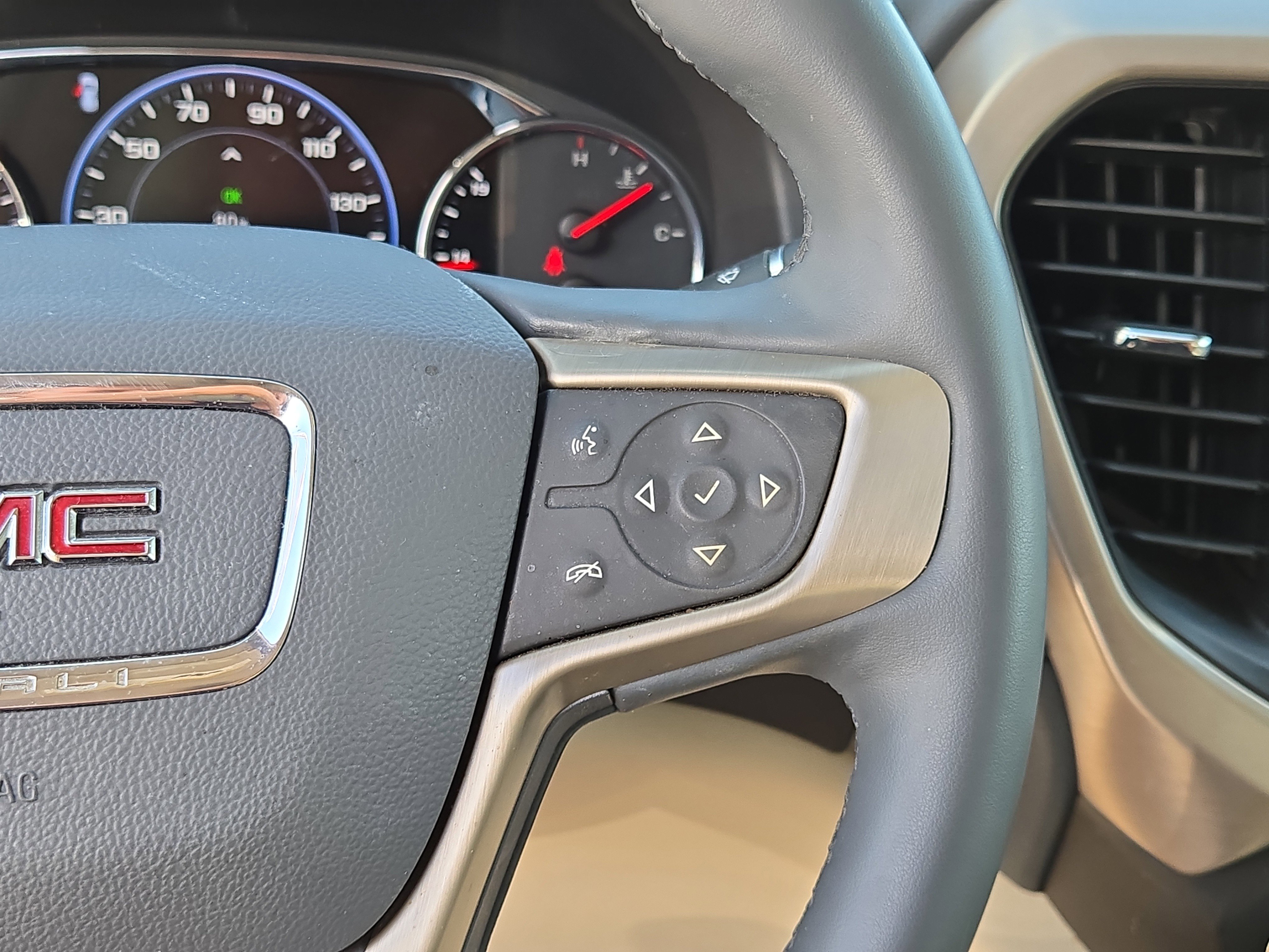 Used 2023 GMC Acadia Denali w/ Denali Technology Package FWD image 27