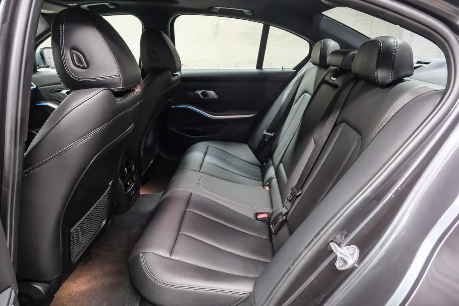 Used 2022 BMW 330e w/ Driving Assistance Package RWD image 23