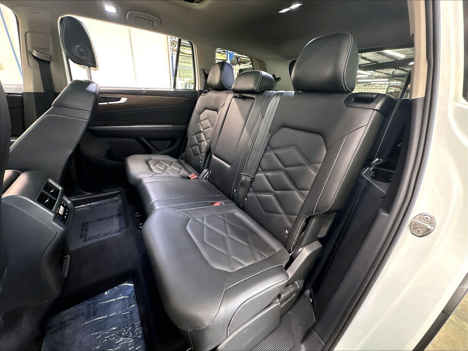 Used 2024 Volkswagen Atlas SE w/ Panoramic Sunroof Package AWD/4WD image 25