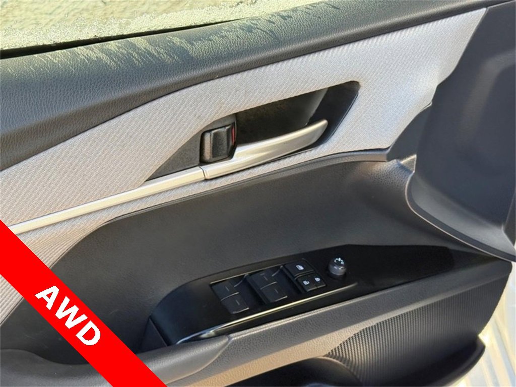 Used 2025 Toyota Camry LE image 18