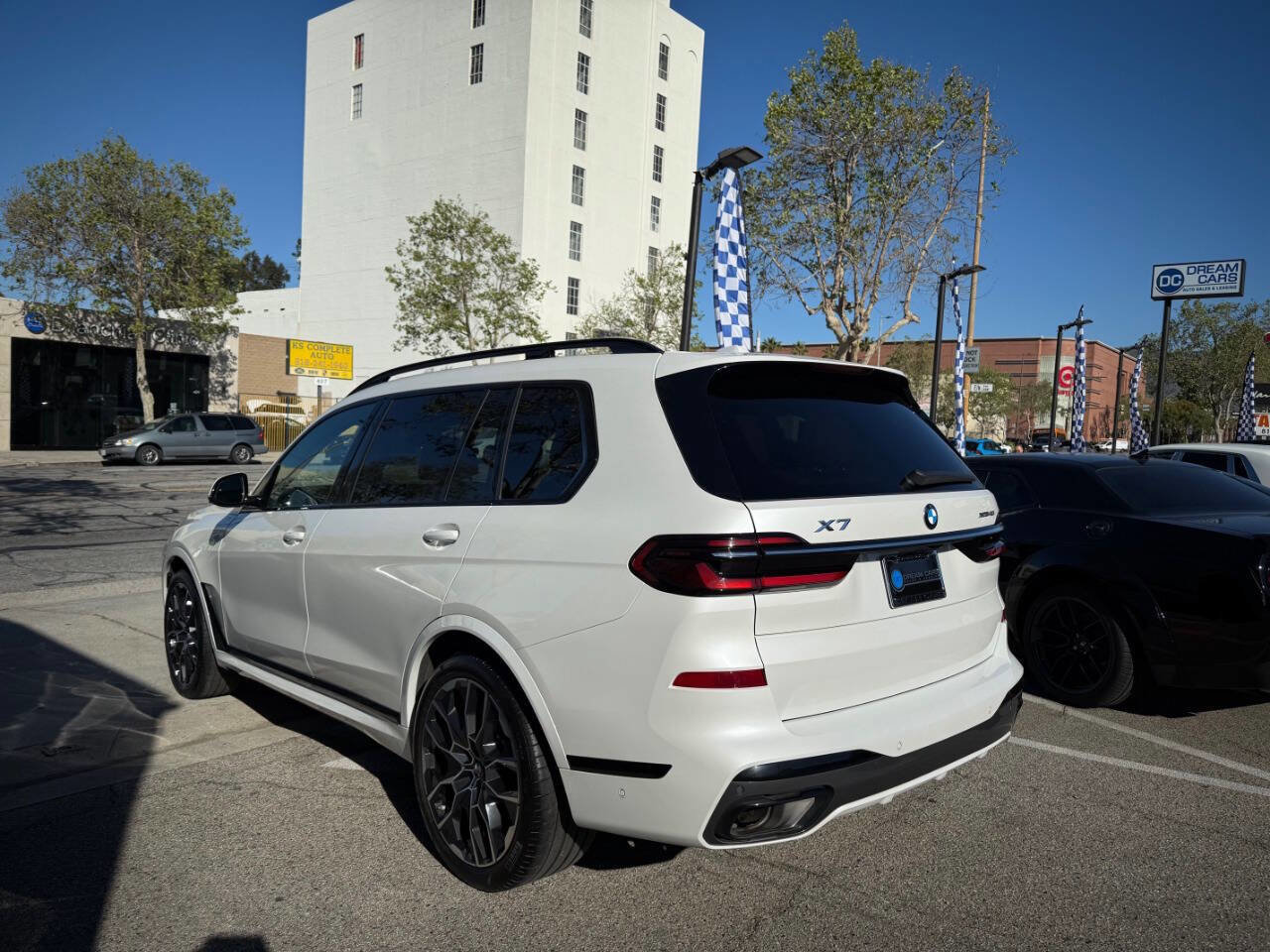 Used 2023 BMW X7 xDrive40i w/ Executive Package image 10