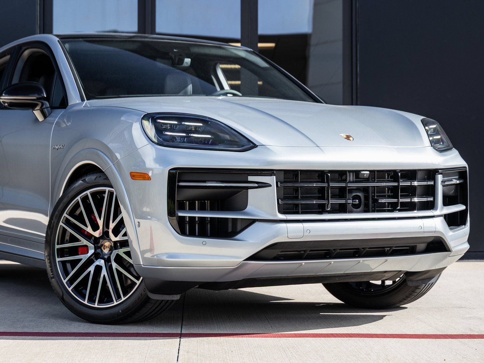 Certified 2025 Porsche Cayenne S AWD/4WD image 9