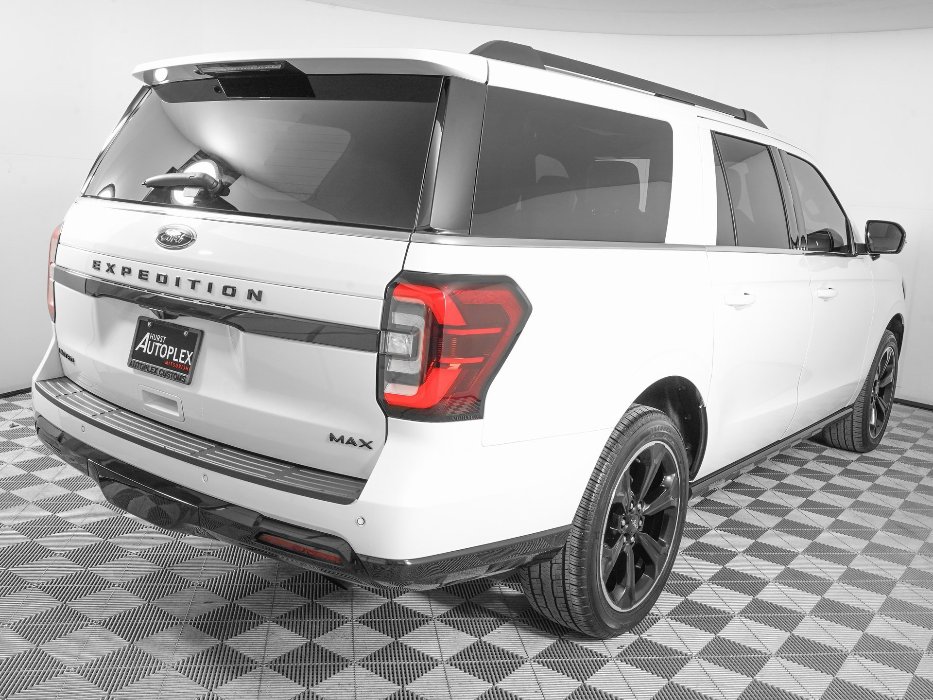 Used 2024 Ford Expedition Max Limited image 5