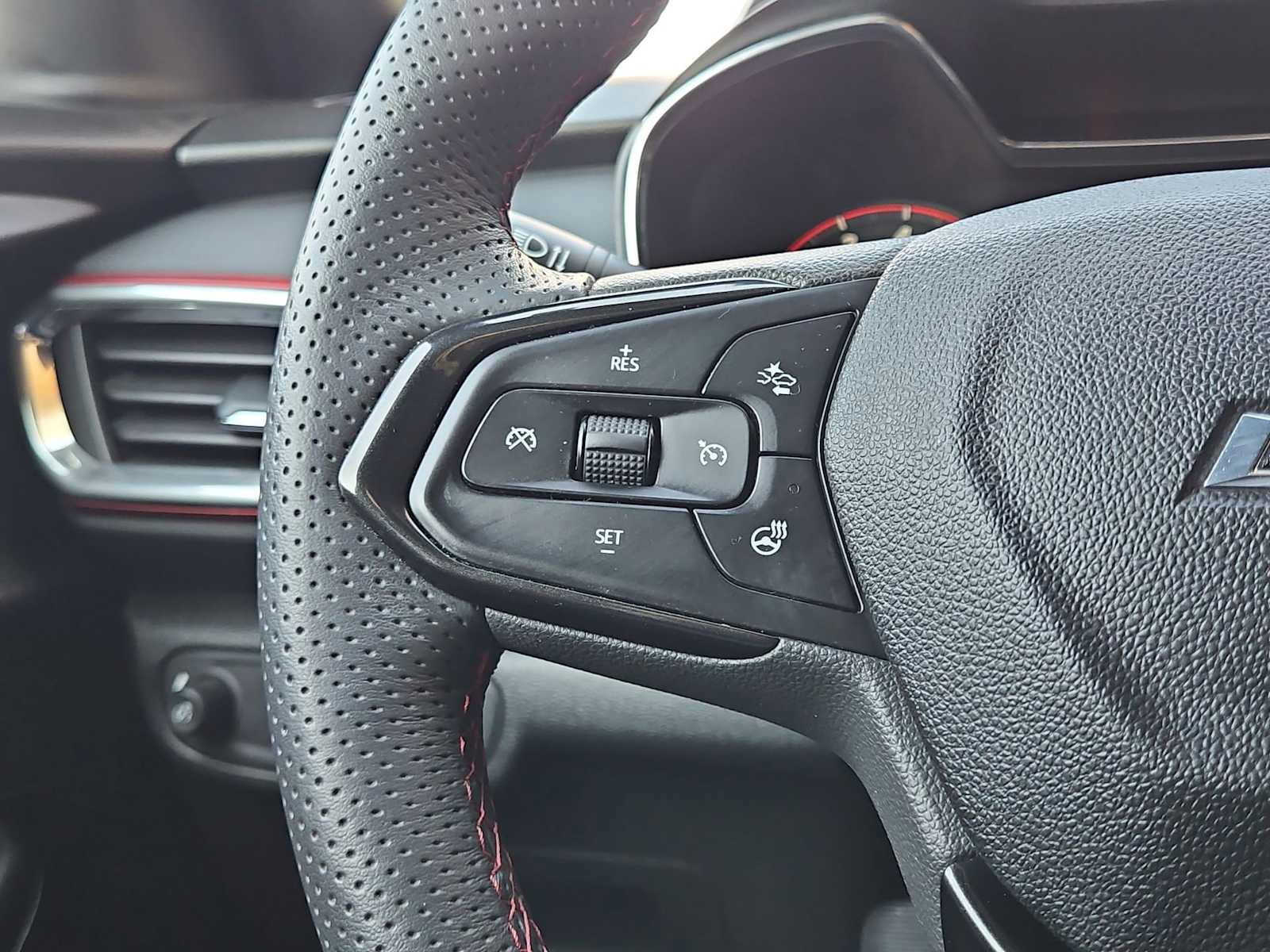 Certified 2023 Chevrolet TrailBlazer RS w/ Convenience Package image 23