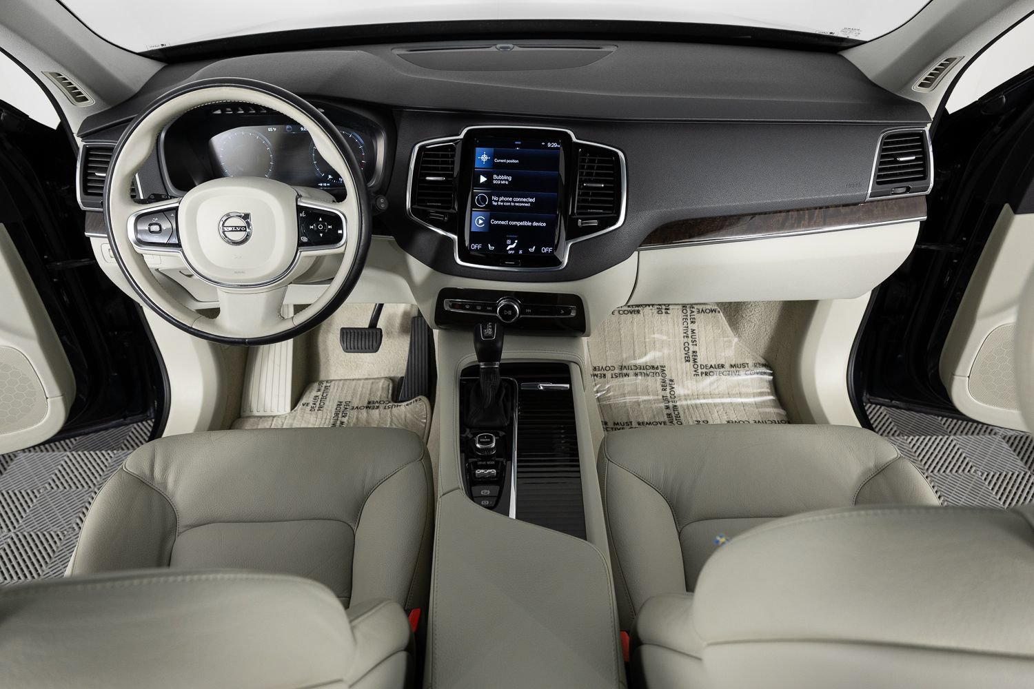 Used 2016 Volvo XC90 T6 Momentum AWD/4WD image 35