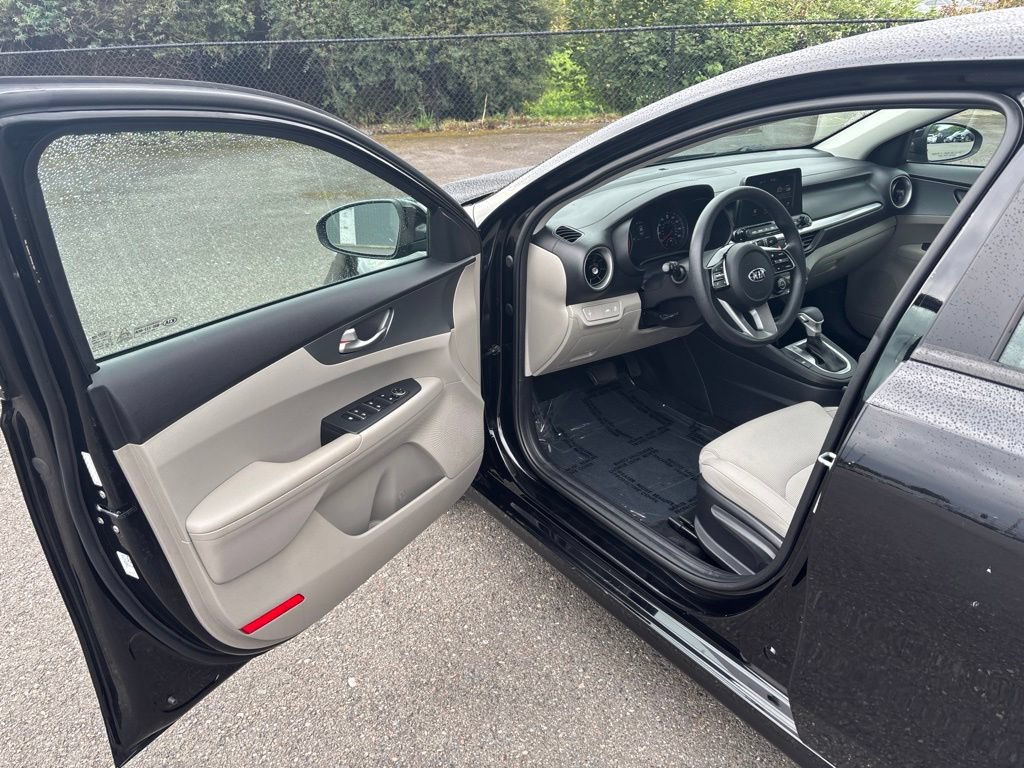 Used 2021 Kia Forte LXS FWD image 29