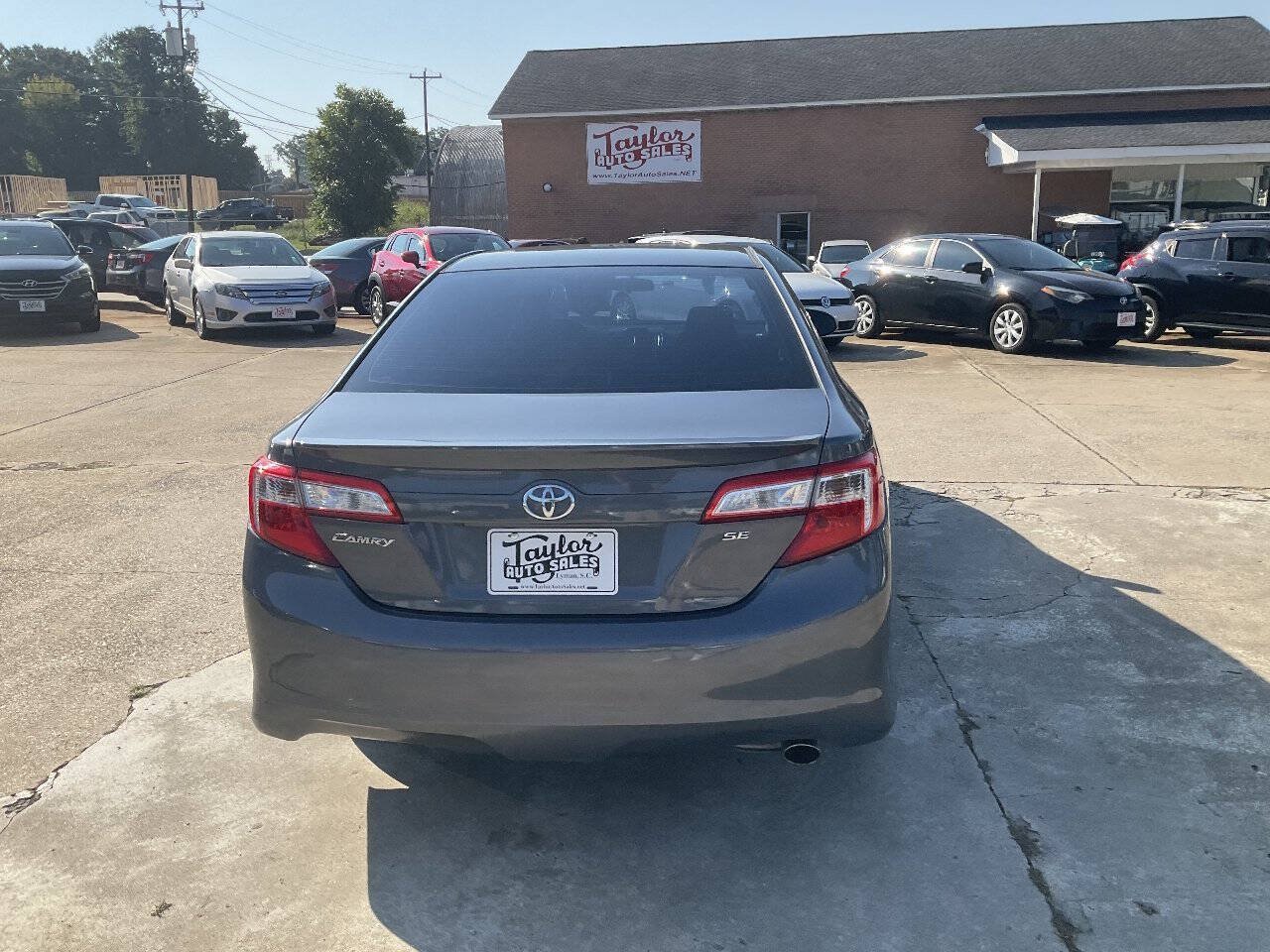 Used 2014 Toyota Camry SE FWD image 4