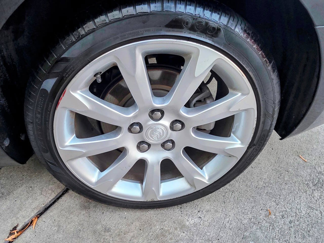 Used 2013 Buick LaCrosse Touring FWD image 16