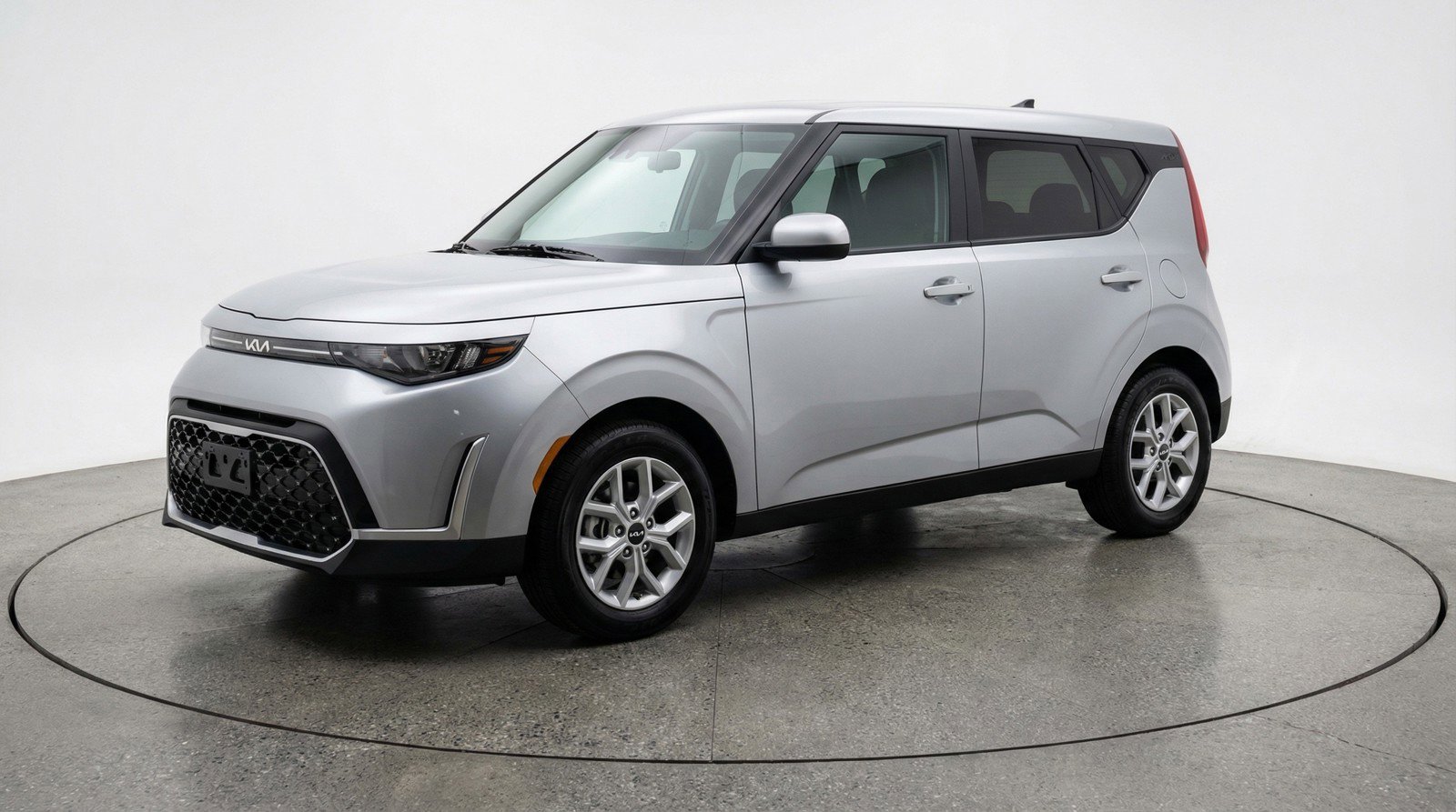 Used 2025 Kia Soul LX w/ LX Technology Package FWD image 3