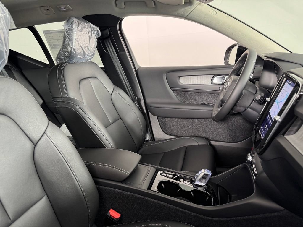 New 2026 Volvo XC40 B5 Ultra w/ Protection Package Premier AWD/4WD image 2