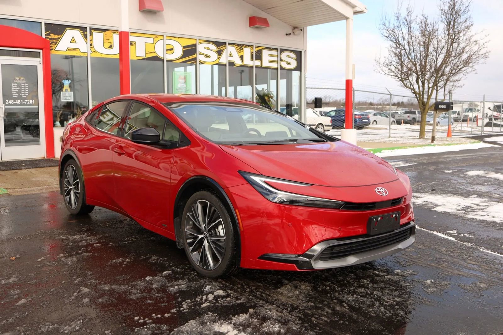 Used 2024 Toyota Prius XLE AWD/4WD image 3