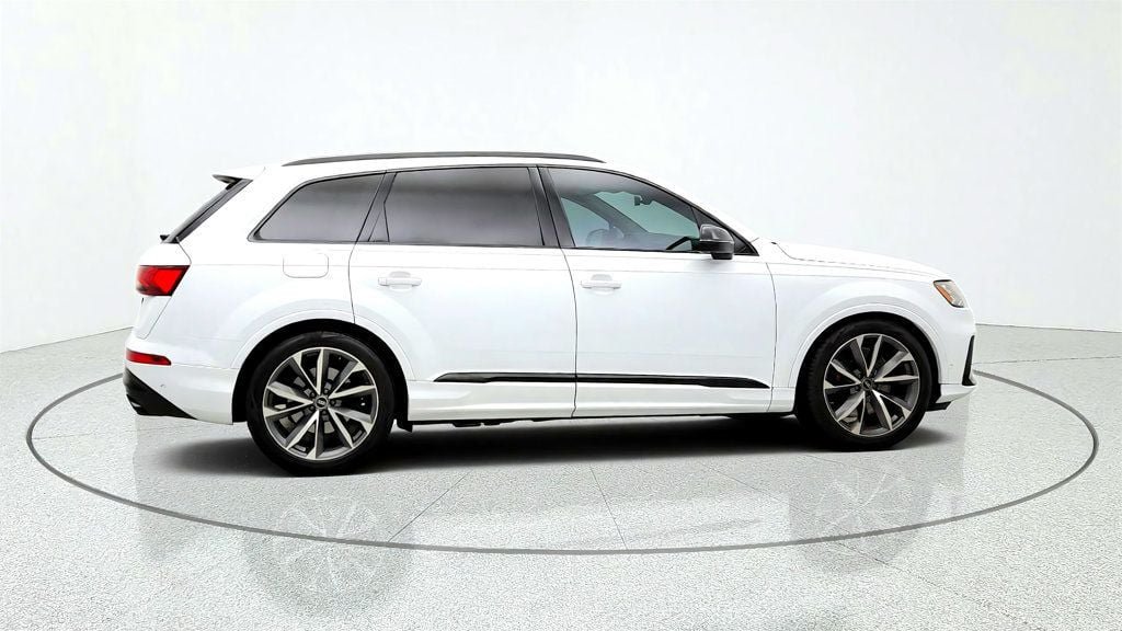 Used 2023 Audi SQ7 Prestige AWD/4WD image 4