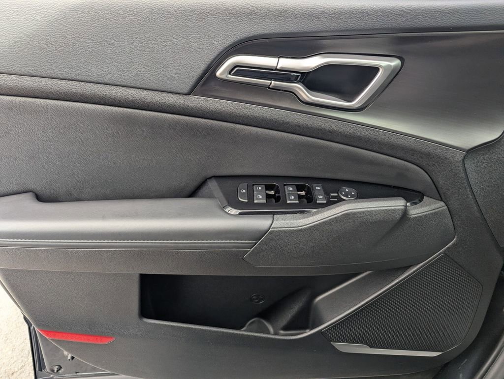 Used 2024 Kia Sportage EX image 24